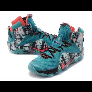 Nike Lebron 12 X-Mas SZ 10